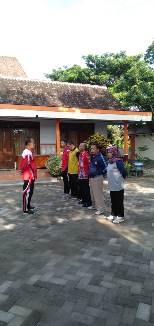 JUM'AT BERSIH &amp; RAPAT RW 04